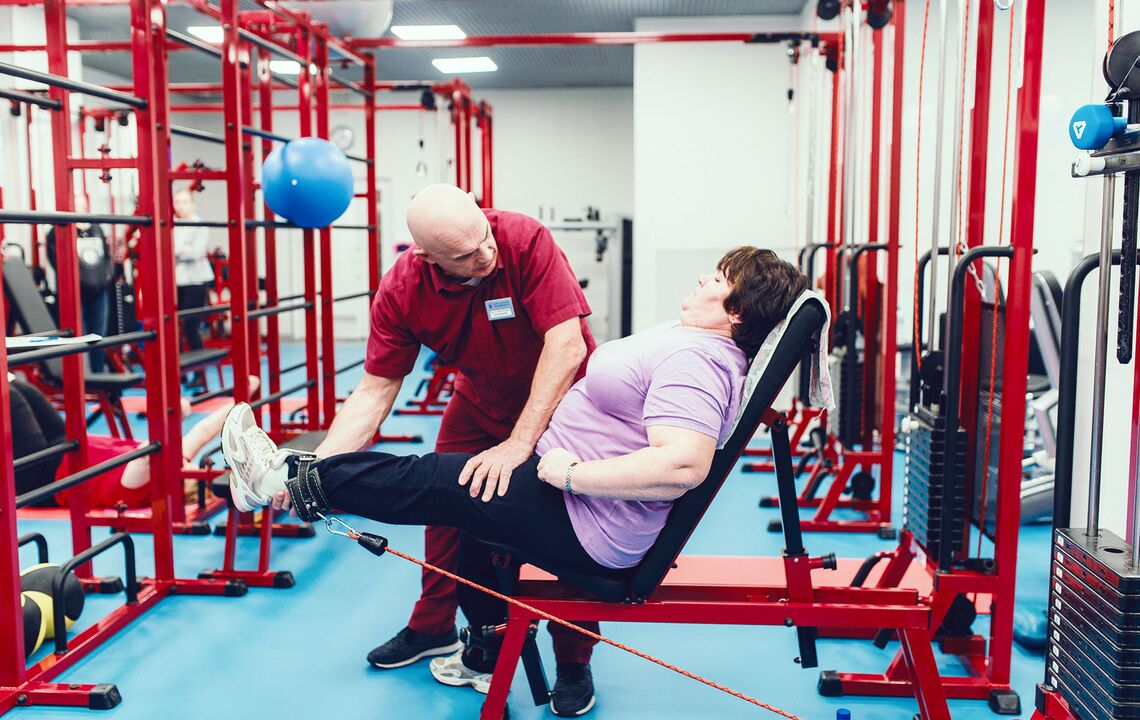 Exercícios em simulador para tratamento da gonartrose
